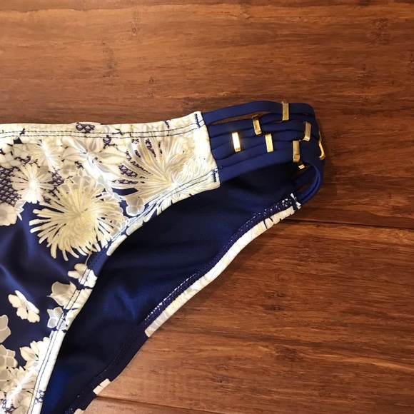 Francesca Bikini - Picture 4 of 6